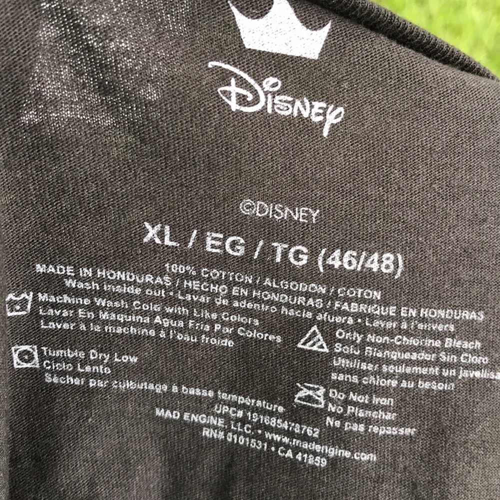 NWT Disney Jasmine Dreamy Black and White Tee XL - Picture 6 of 8